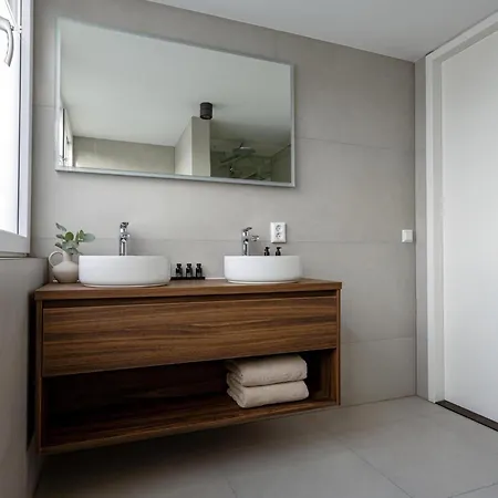 بيت للعطل Coastal With Garden For 6 سينت مارتن